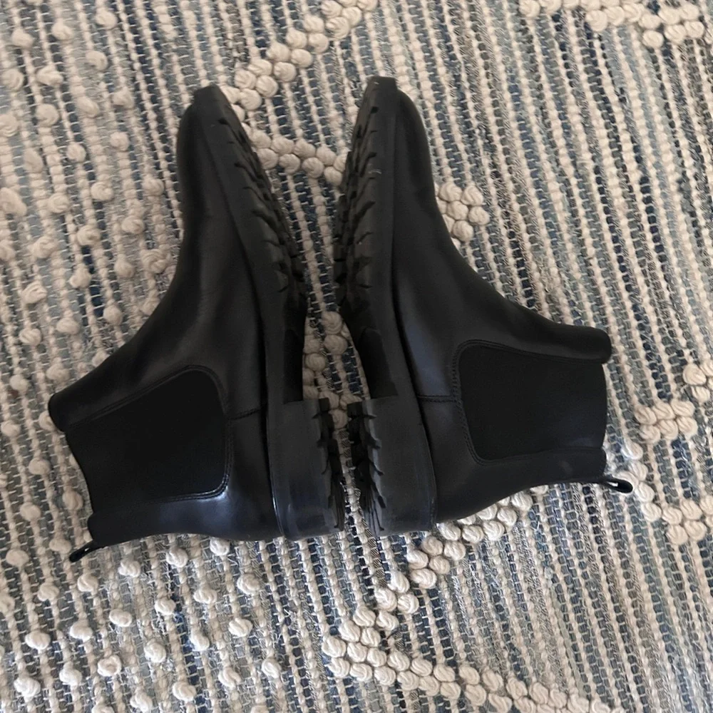 Classic Black Leather Women's Chelsea Boots
